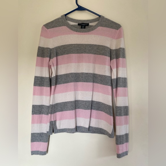 Banana Republic Cashmere Sweater - Picture 2 of 2